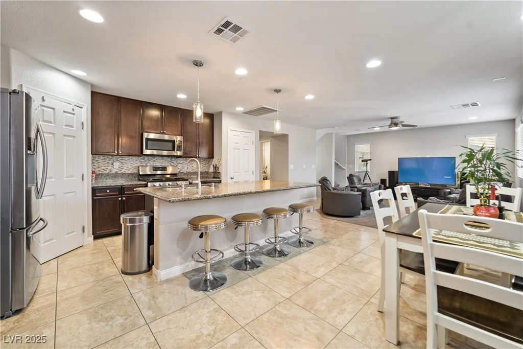 10733 Red Badge, Las Vegas, NV 89166