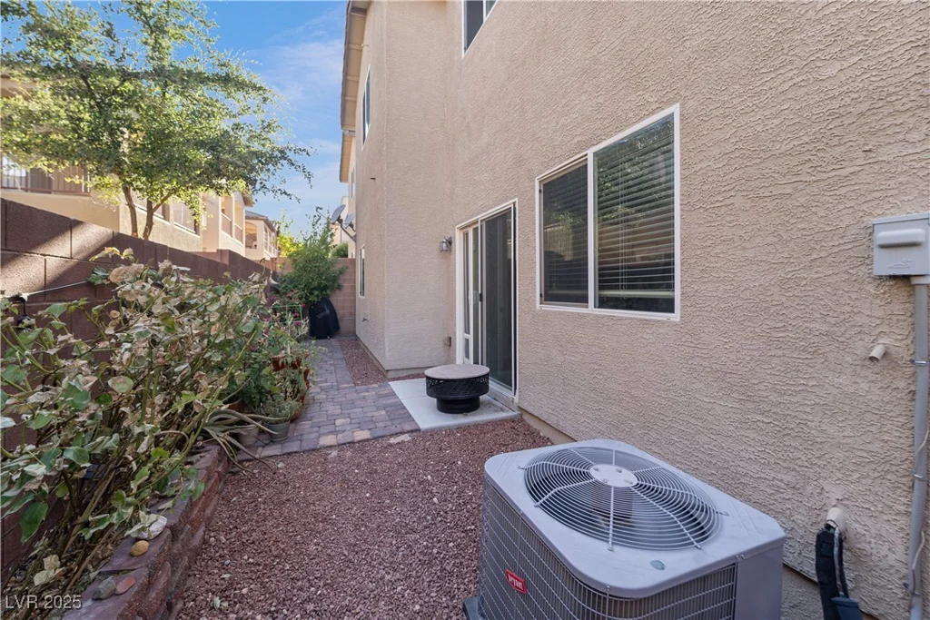10733 Red Badge, Las Vegas, NV 89166