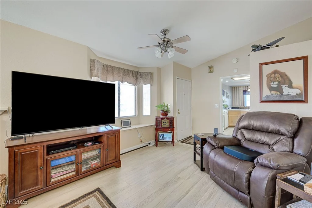7019 Shadow Crest, Las Vegas, NV 89119