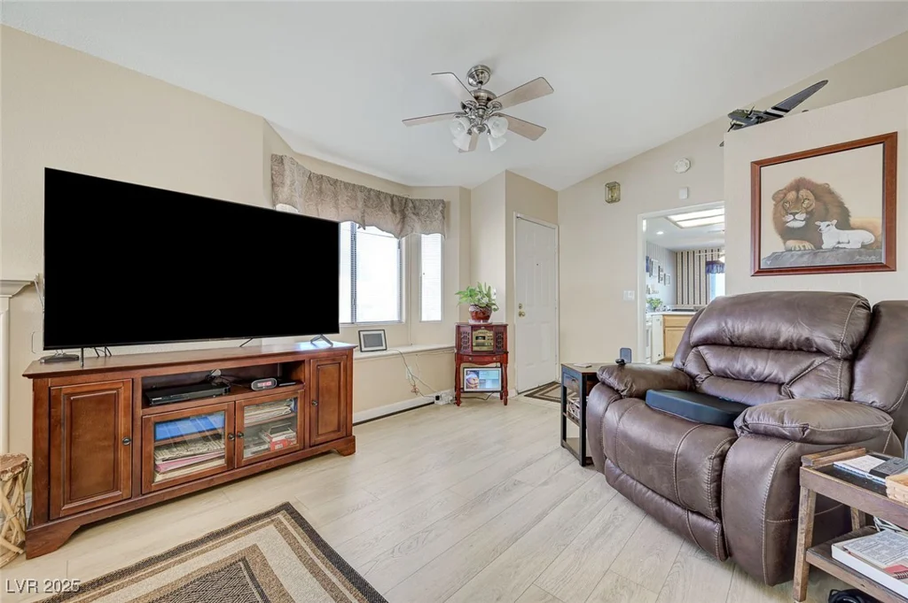 7019 Shadow Crest, Las Vegas, NV 89119