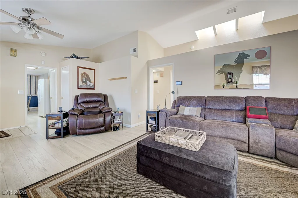 7019 Shadow Crest, Las Vegas, NV 89119
