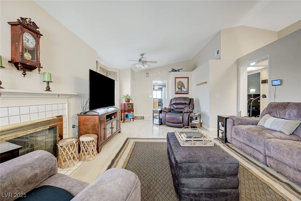 7019 Shadow Crest, Las Vegas, NV 89119