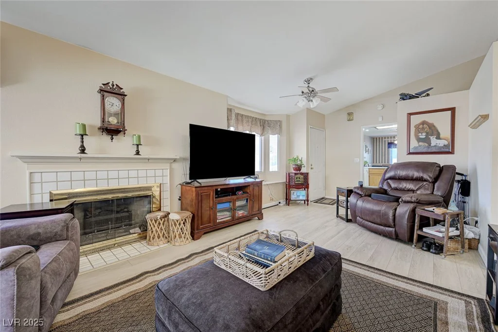 7019 Shadow Crest, Las Vegas, NV 89119