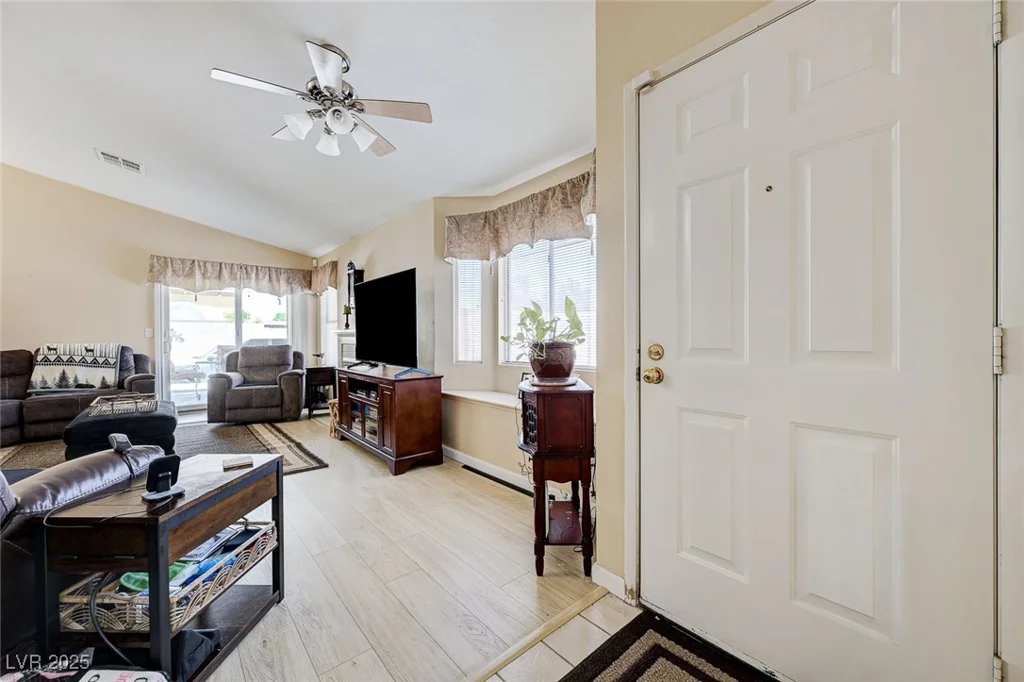 7019 Shadow Crest, Las Vegas, NV 89119