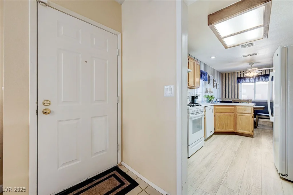 7019 Shadow Crest, Las Vegas, NV 89119