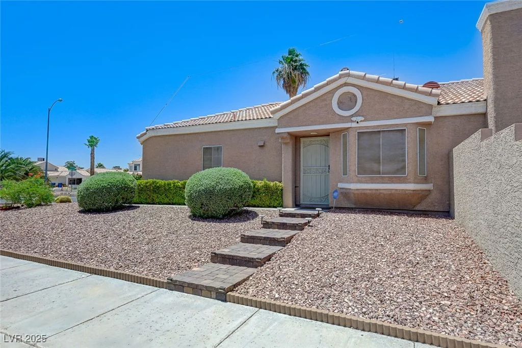 7019 Shadow Crest, Las Vegas, NV 89119
