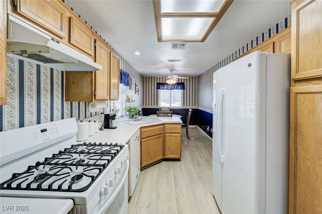7019 Shadow Crest, Las Vegas, NV 89119