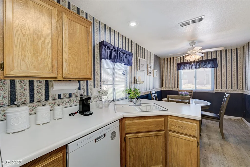 7019 Shadow Crest, Las Vegas, NV 89119