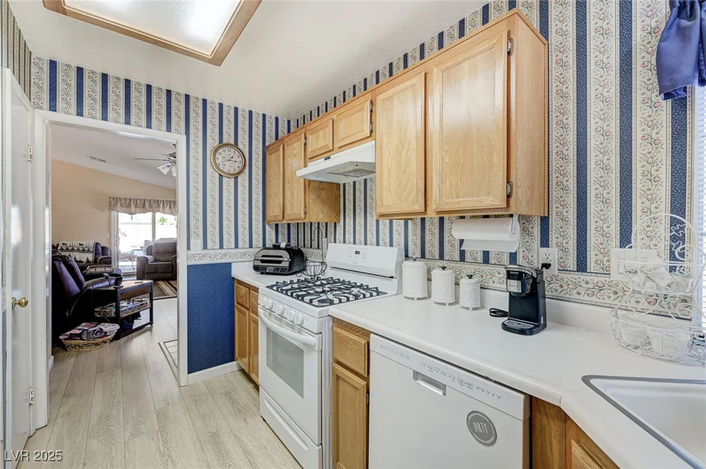 7019 Shadow Crest, Las Vegas, NV 89119