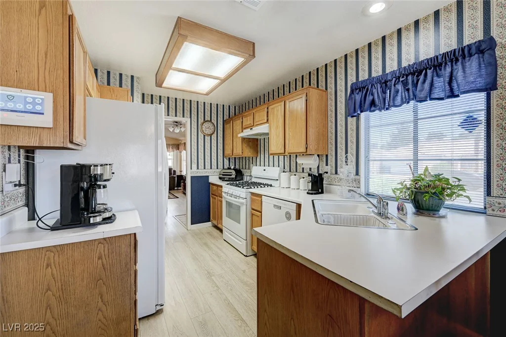 7019 Shadow Crest, Las Vegas, NV 89119