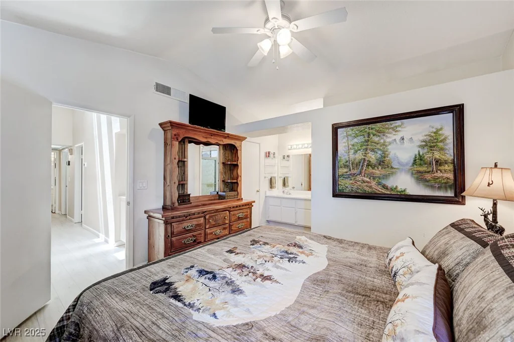 7019 Shadow Crest, Las Vegas, NV 89119