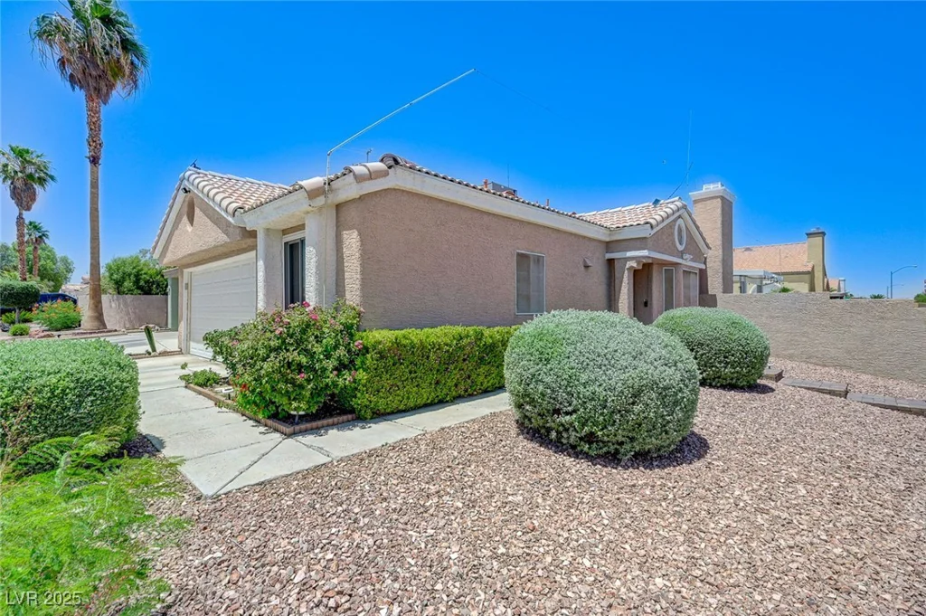 7019 Shadow Crest, Las Vegas, NV 89119