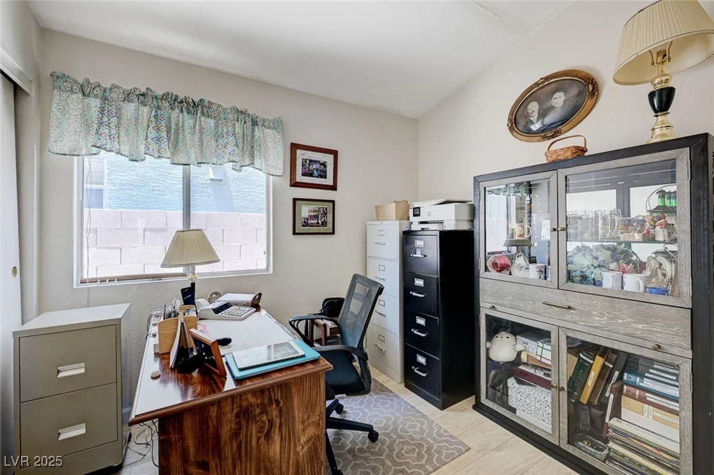 7019 Shadow Crest, Las Vegas, NV 89119