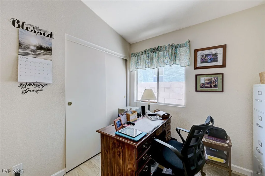 7019 Shadow Crest, Las Vegas, NV 89119