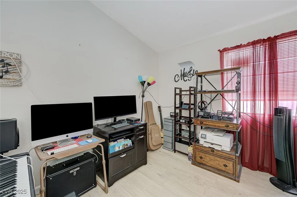 7019 Shadow Crest, Las Vegas, NV 89119