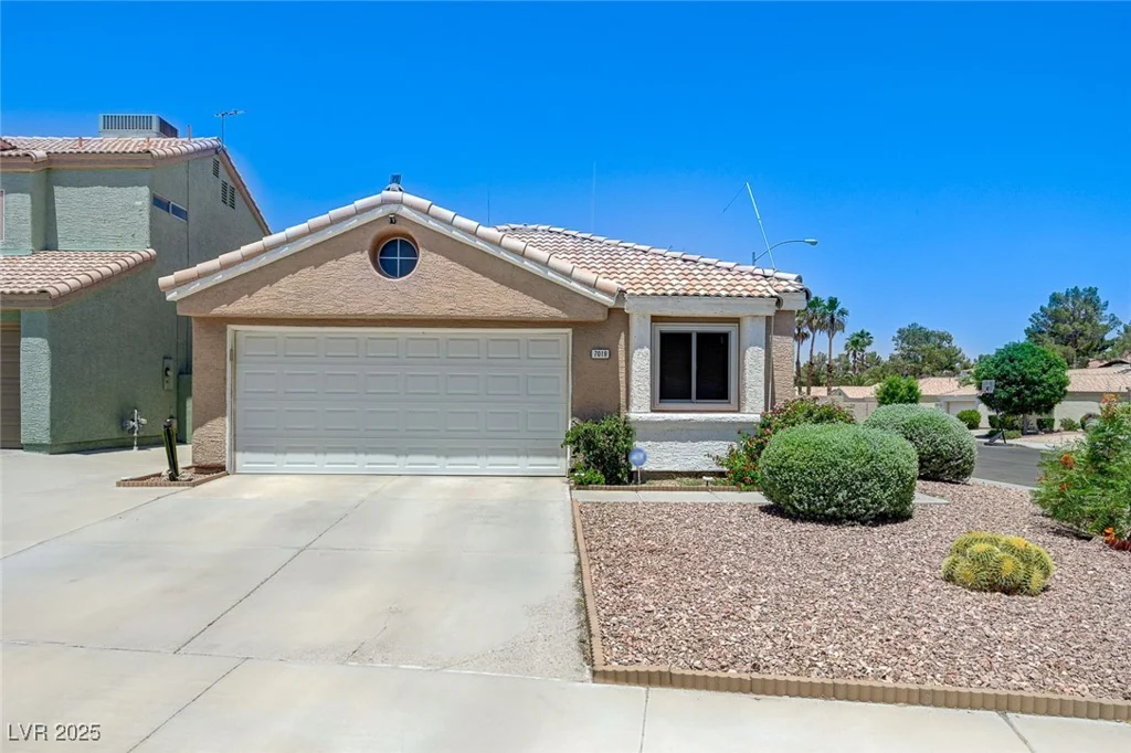 7019 Shadow Crest, Las Vegas, NV 89119
