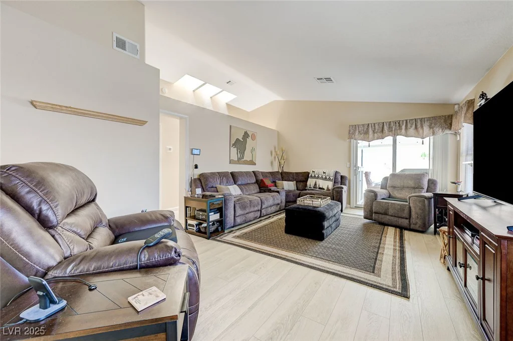 7019 Shadow Crest, Las Vegas, NV 89119