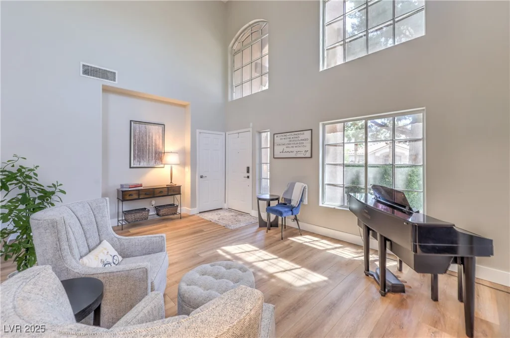 8221 Ebony Peak, Las Vegas, NV 89143