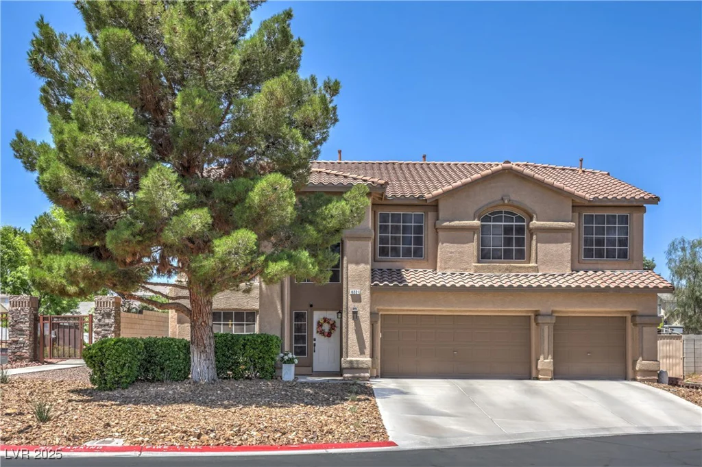 8221 Ebony Peak, Las Vegas, NV 89143
