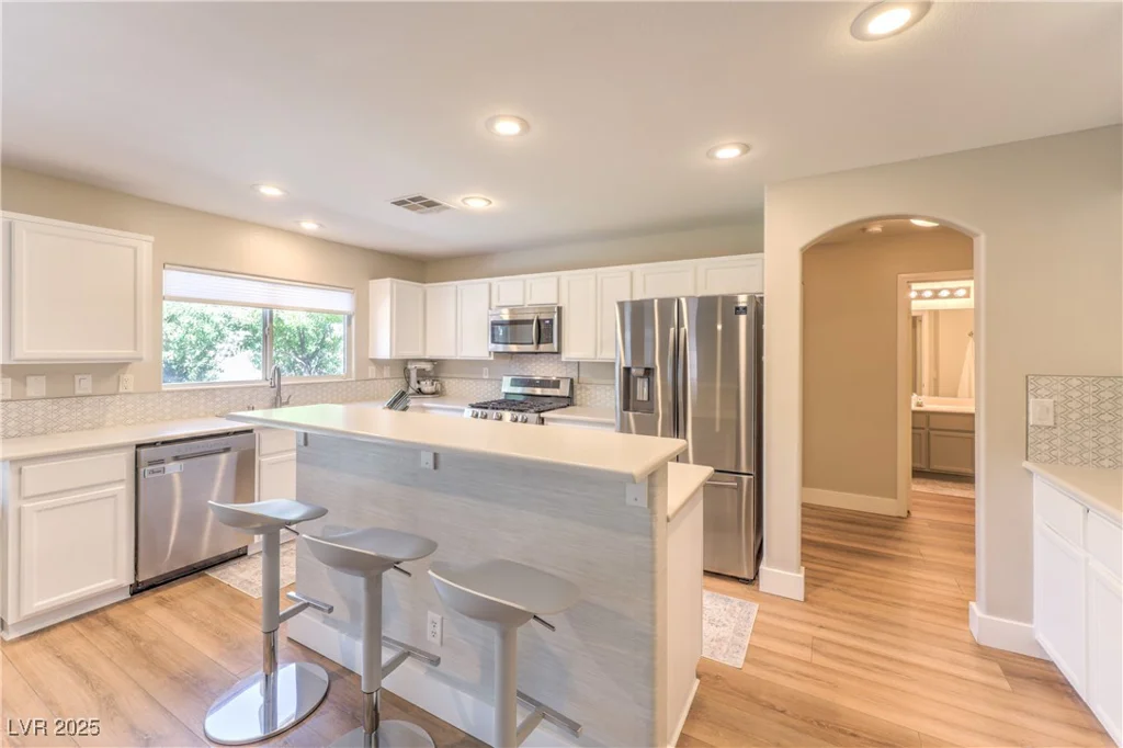 8221 Ebony Peak, Las Vegas, NV 89143
