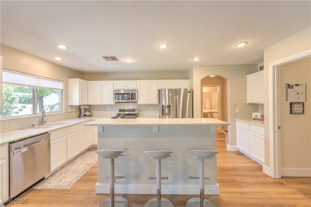 8221 Ebony Peak, Las Vegas, NV 89143