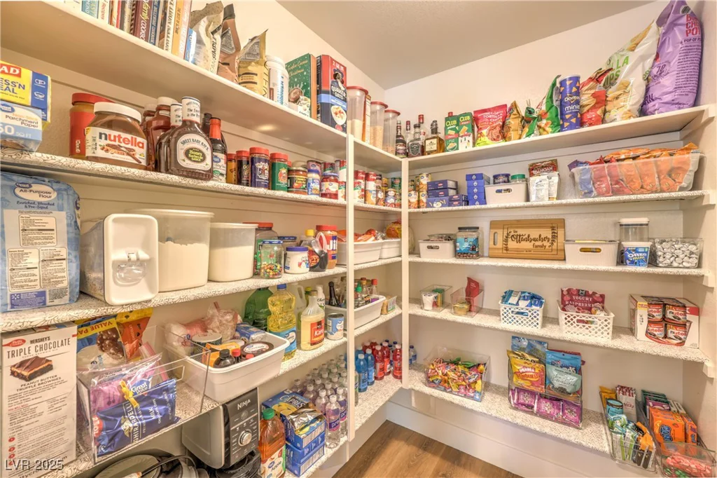 8221 Ebony Peak, Las Vegas, NV 89143
