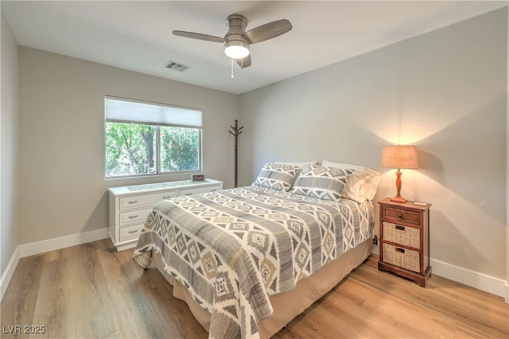 8221 Ebony Peak, Las Vegas, NV 89143