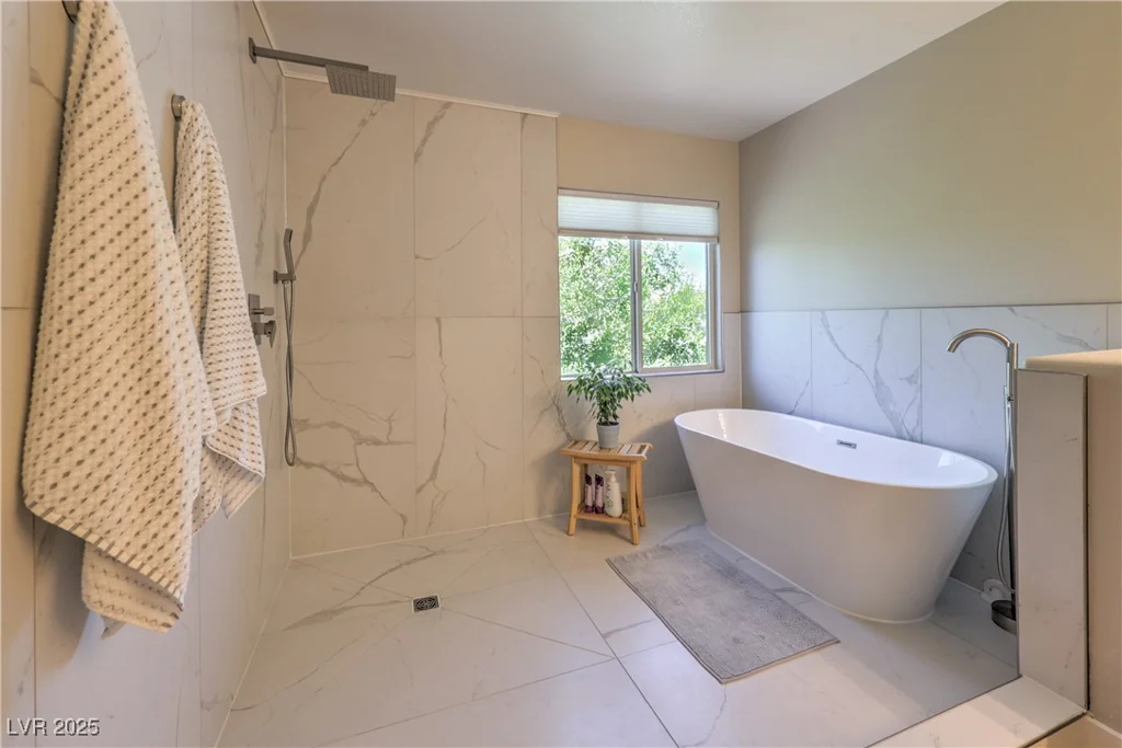 8221 Ebony Peak, Las Vegas, NV 89143