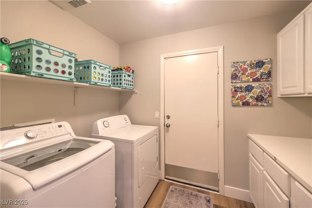 8221 Ebony Peak, Las Vegas, NV 89143