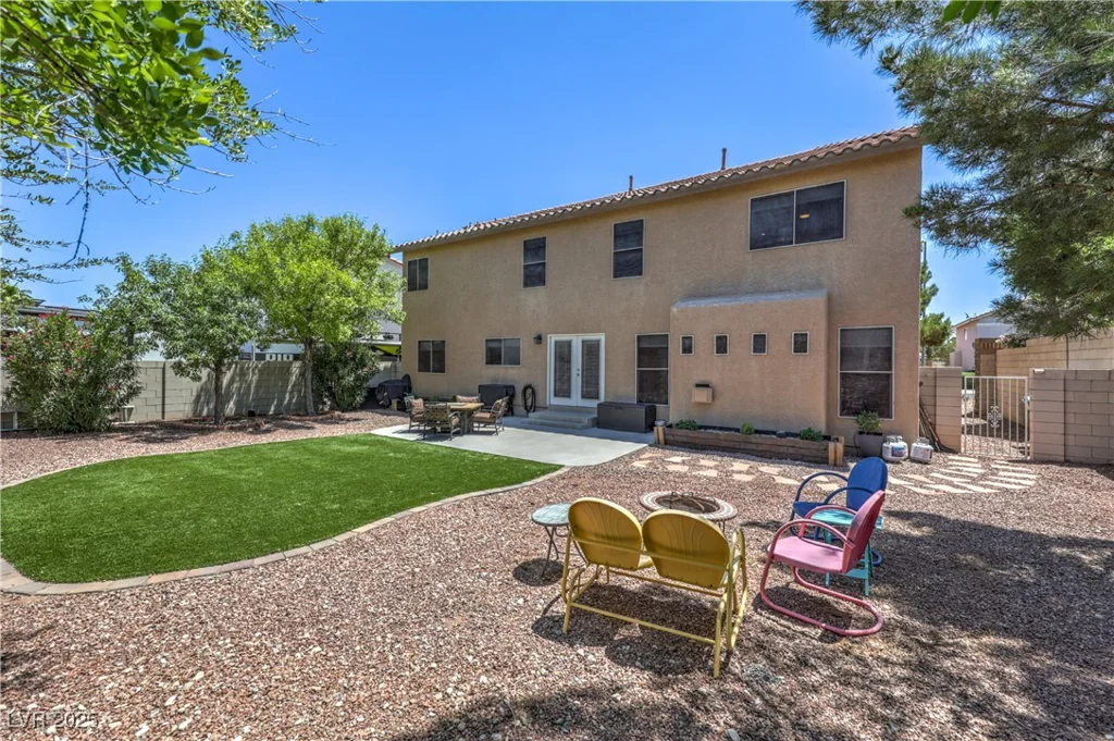 8221 Ebony Peak, Las Vegas, NV 89143