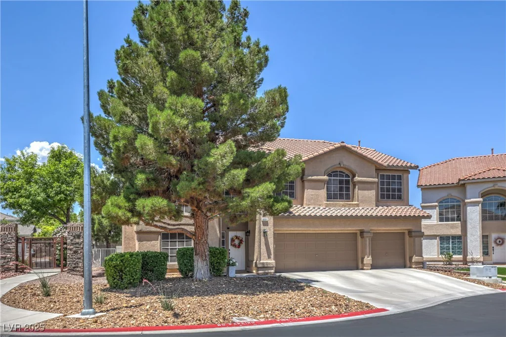 8221 Ebony Peak, Las Vegas, NV 89143