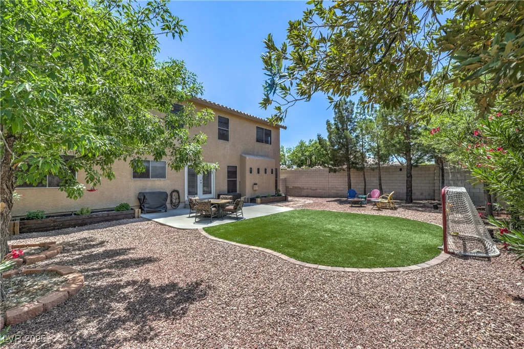 8221 Ebony Peak, Las Vegas, NV 89143