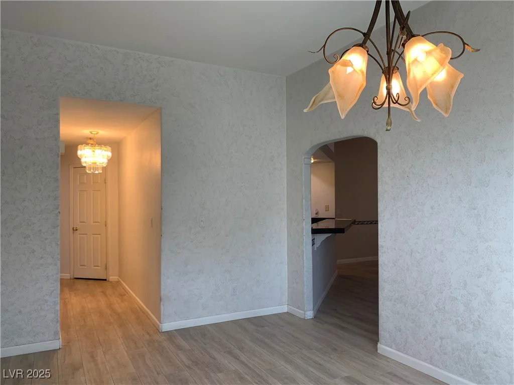 6704 Lost River, Las Vegas, NV 89108