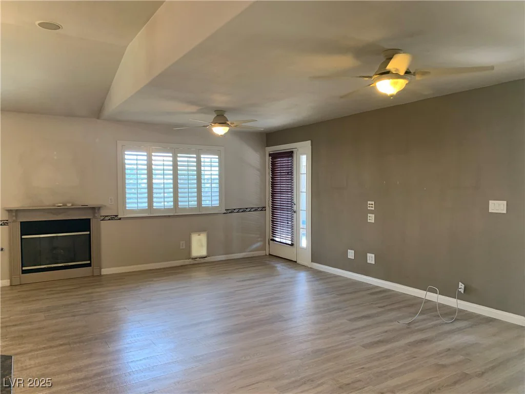 6704 Lost River, Las Vegas, NV 89108