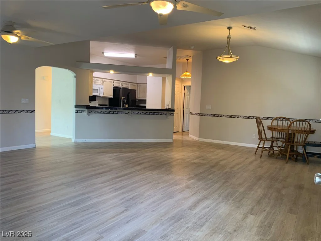 6704 Lost River, Las Vegas, NV 89108