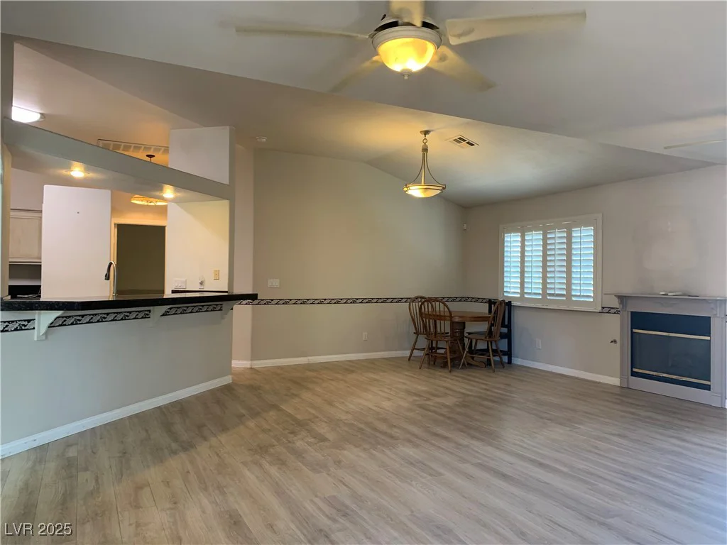 6704 Lost River, Las Vegas, NV 89108