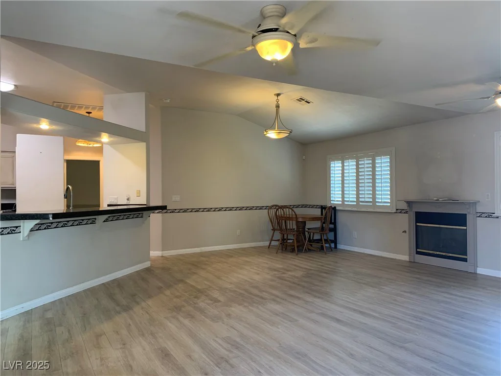 6704 Lost River, Las Vegas, NV 89108