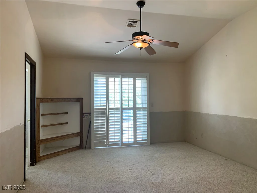 6704 Lost River, Las Vegas, NV 89108