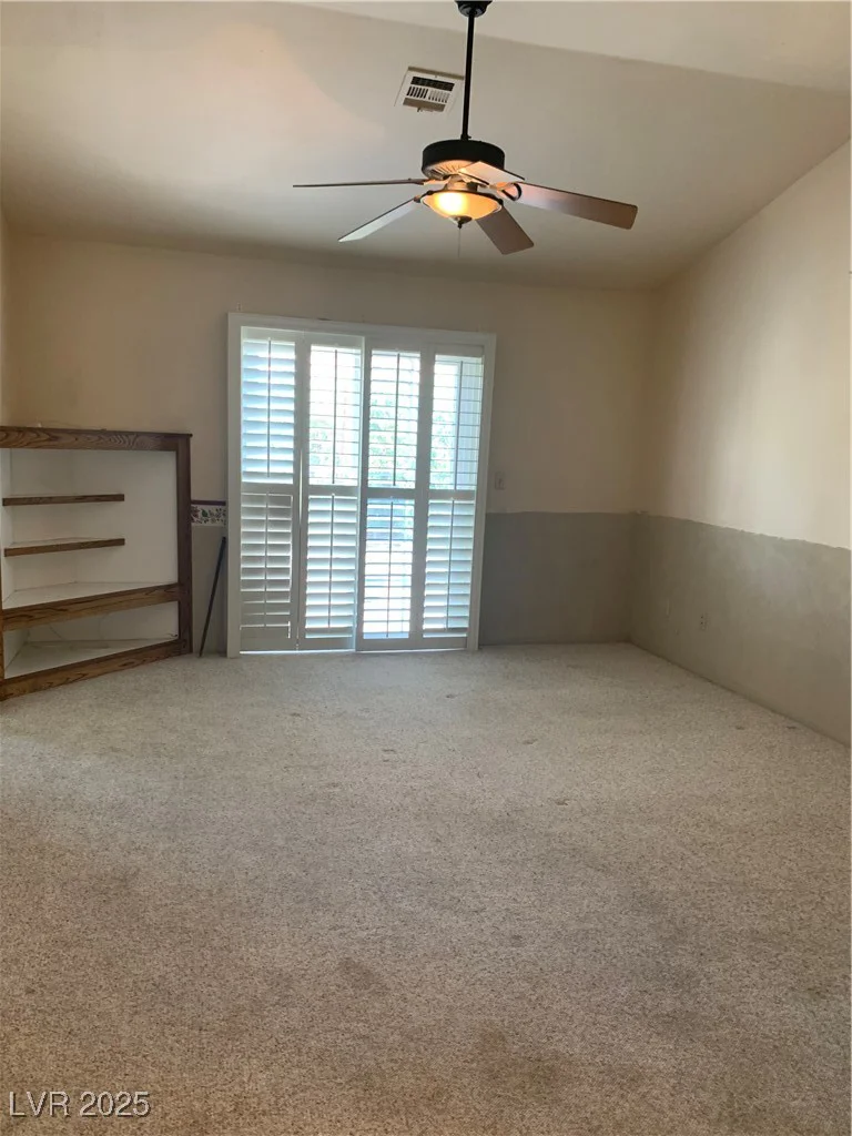 6704 Lost River, Las Vegas, NV 89108