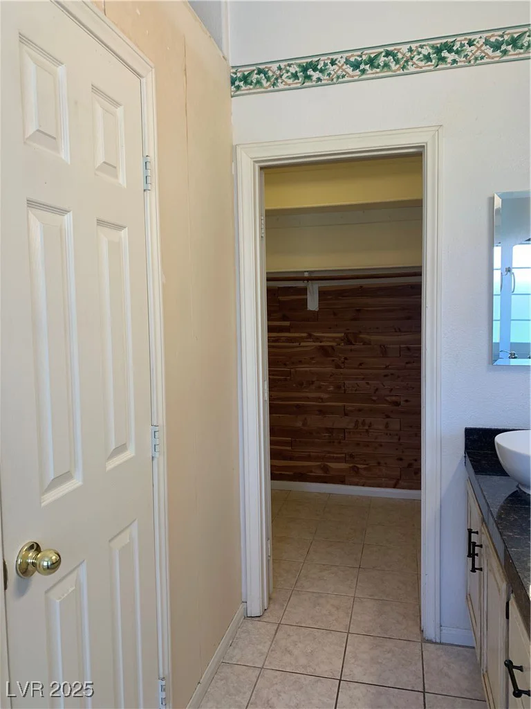 6704 Lost River, Las Vegas, NV 89108