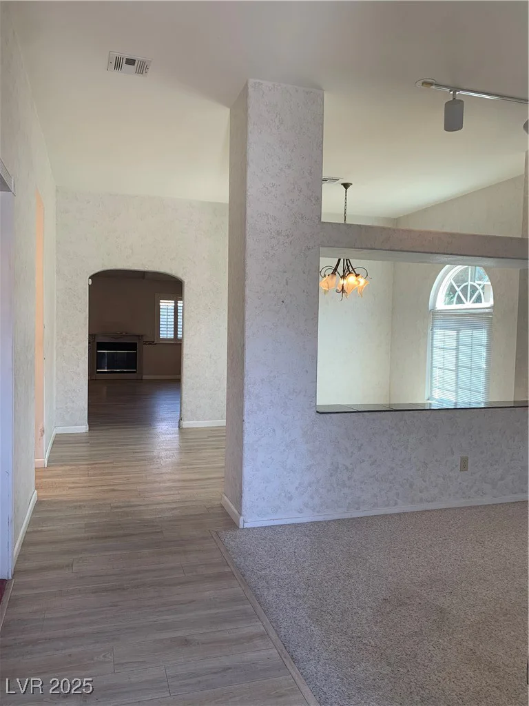 6704 Lost River, Las Vegas, NV 89108