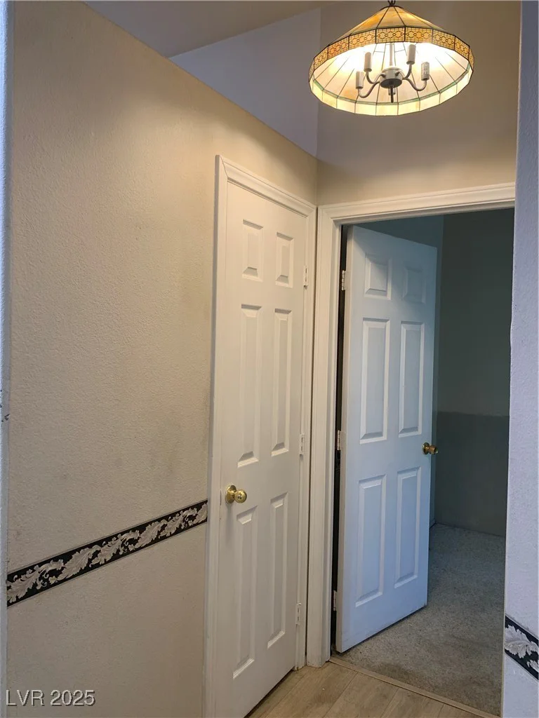 6704 Lost River, Las Vegas, NV 89108