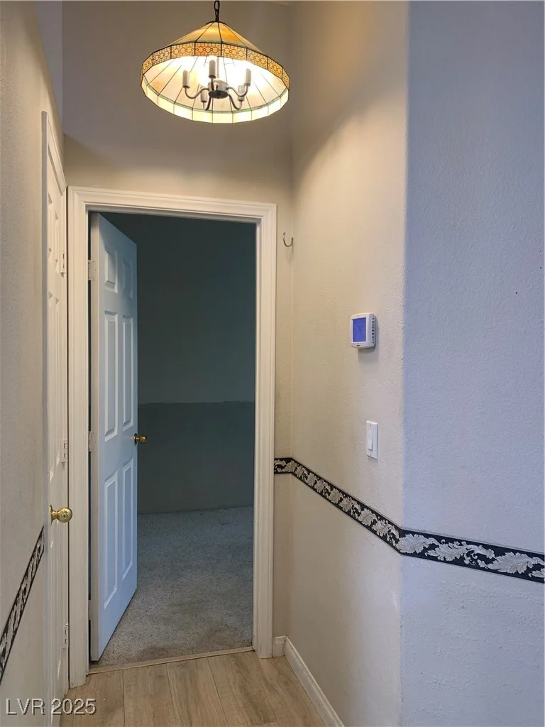 6704 Lost River, Las Vegas, NV 89108