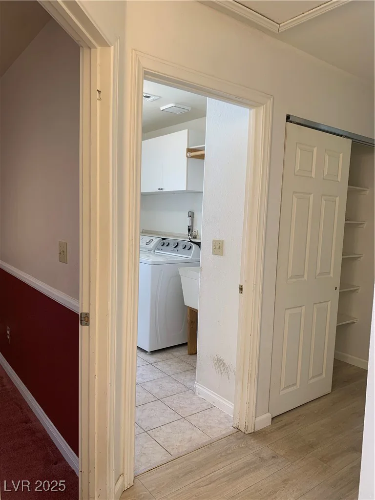 6704 Lost River, Las Vegas, NV 89108