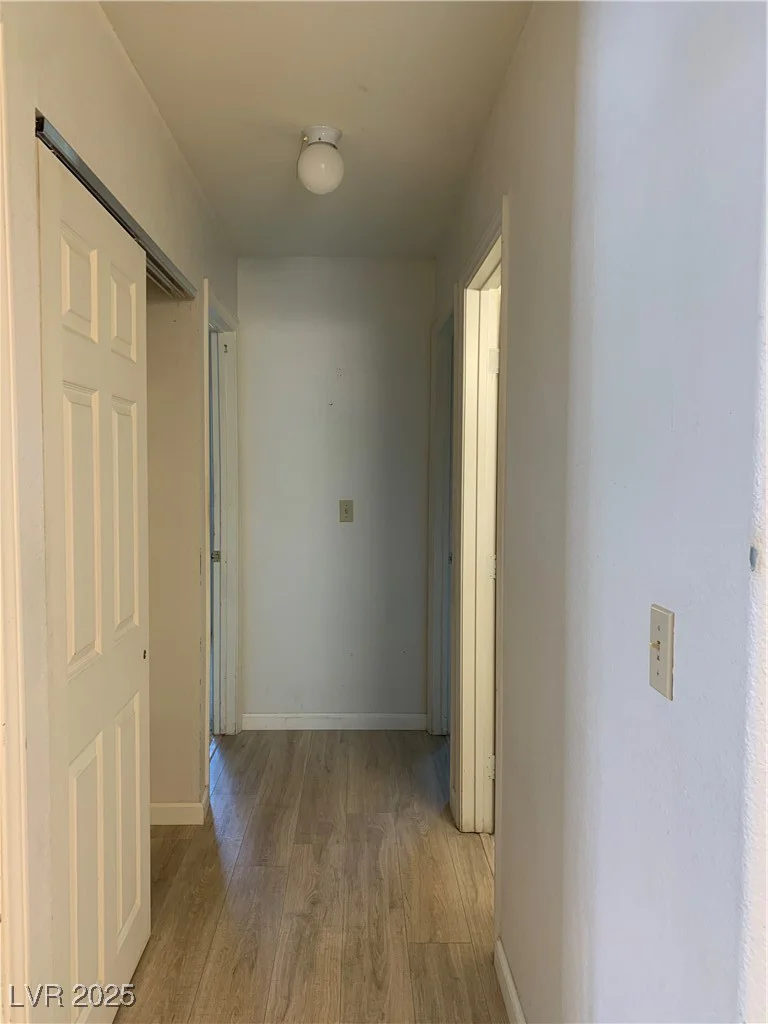 6704 Lost River, Las Vegas, NV 89108
