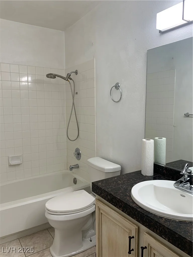 6704 Lost River, Las Vegas, NV 89108