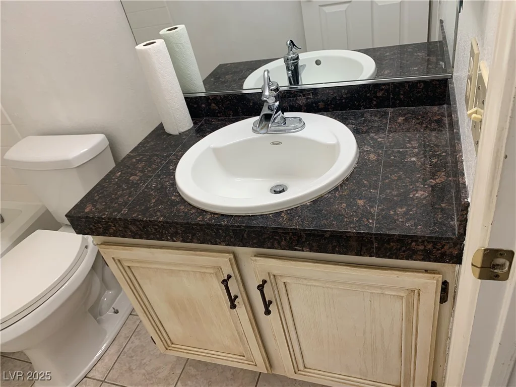 6704 Lost River, Las Vegas, NV 89108