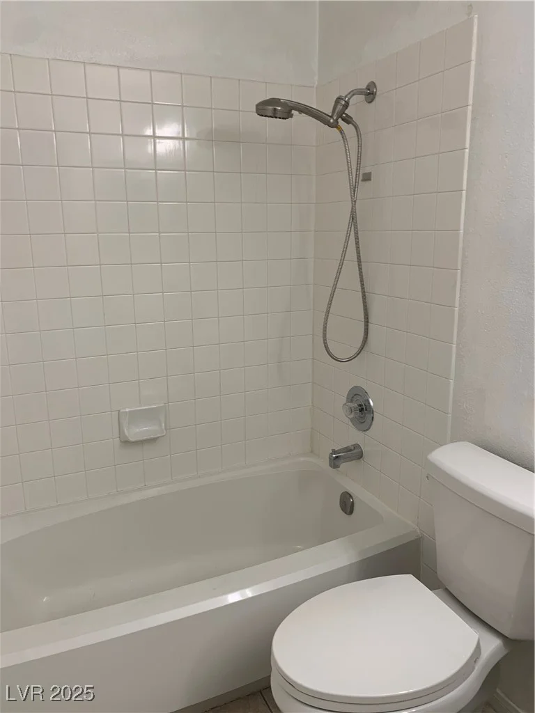 6704 Lost River, Las Vegas, NV 89108