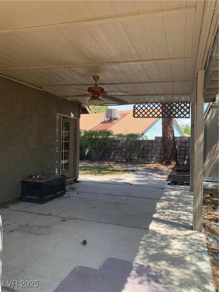 6704 Lost River, Las Vegas, NV 89108
