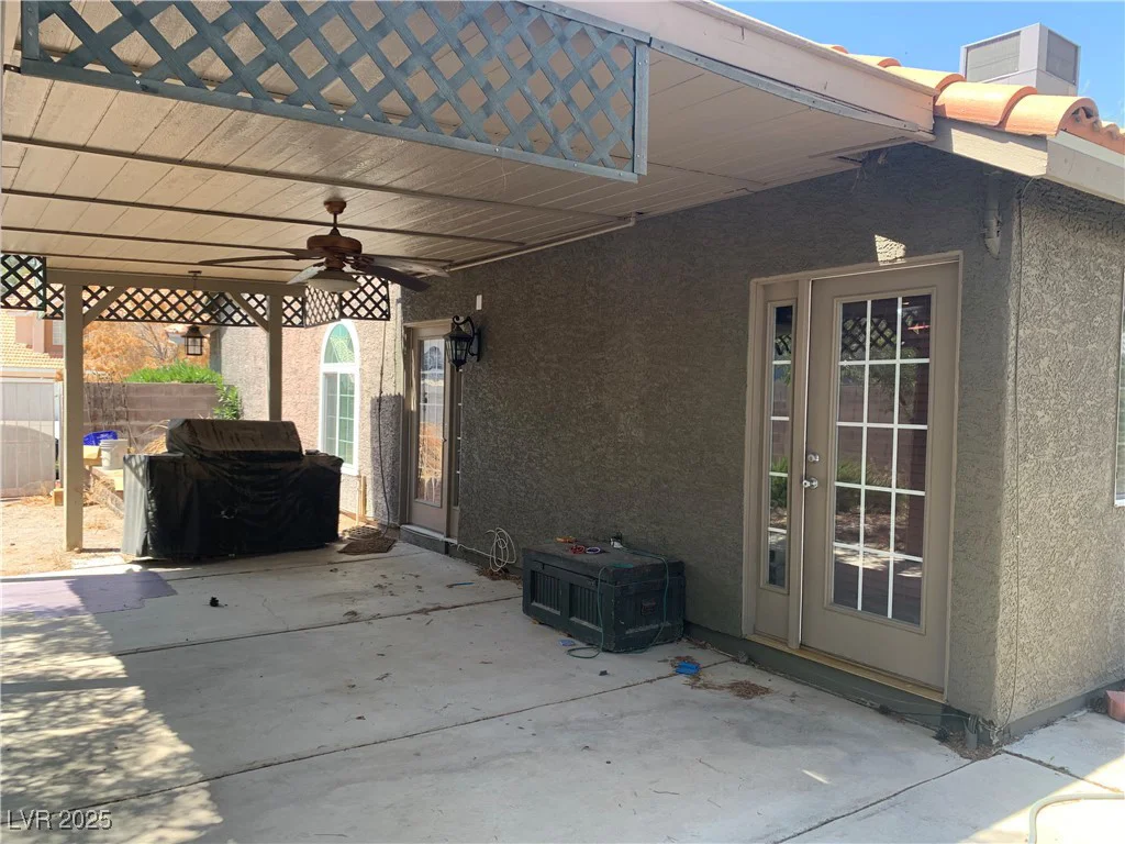 6704 Lost River, Las Vegas, NV 89108